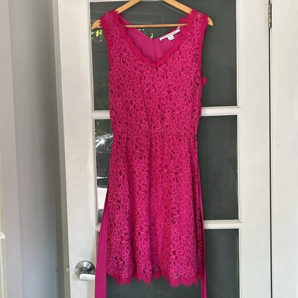 DIANE VON FURSTENBURG pink lace sleeveless dress with ribbon belt, size 10 - Picture 8 of 14